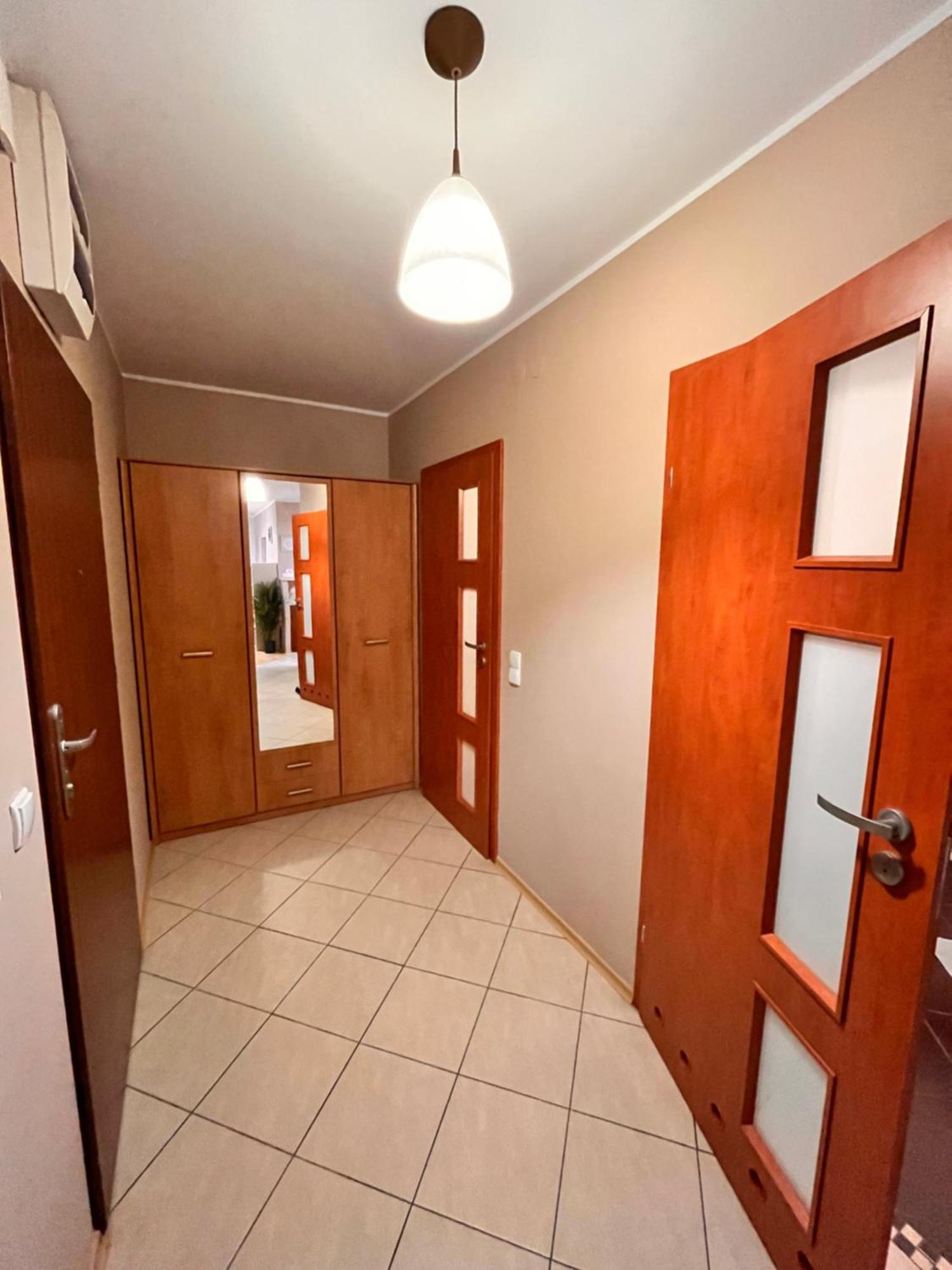 Apartament Roentgena 16 Przy Centrum Onkologii I Klinice Novum Varsóvia Exterior foto
